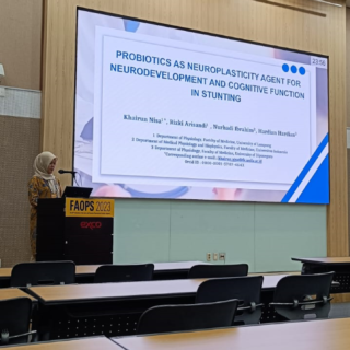 Presentasi Dr. dr. Khairun Nisa Behrawi. M.Kes pada Simposium Nasional (S16)