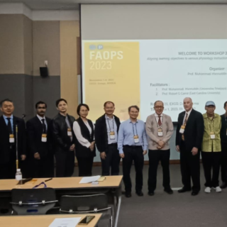 foto bersama pembicara dan peserta Workshop Pendidikan
